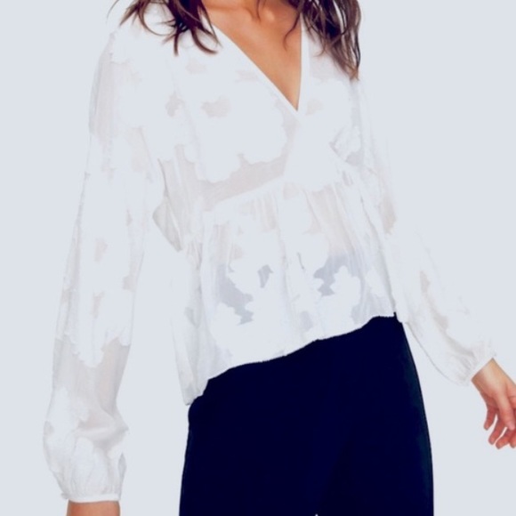 Aritzia Wilfred White Peplum Blouse Size XS - Picture 4 of 4